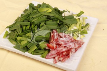大蒜炒香肠