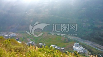 大山冬景 光芒 高山 山峰