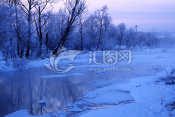 河流雪景