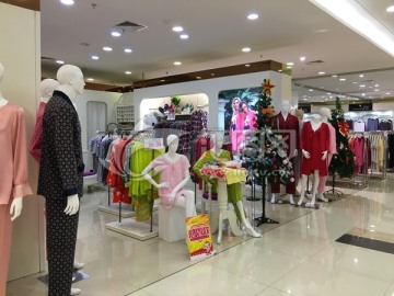 商场服装