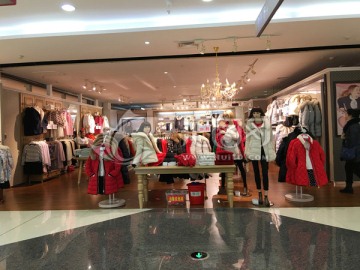 商场服装