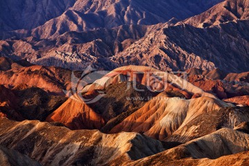 七彩丹霞山