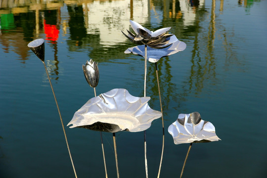 金属莲花