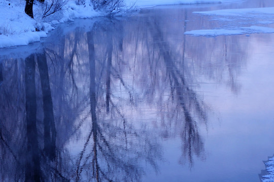 不冻河冰雪风光