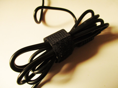 一小捆黑色电线 黑色捆线