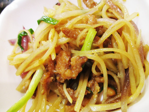 葱油土豆丝炒瘦肉丝 土豆肉丝