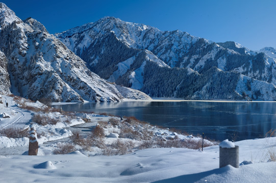 天池雪景