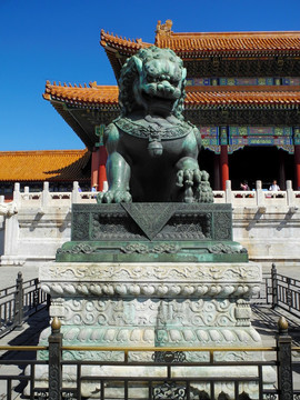 北京故宫太和门广场铜狮