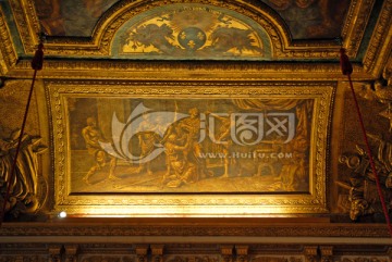 凡尔赛宫穹顶绘画及镀金雕花装饰