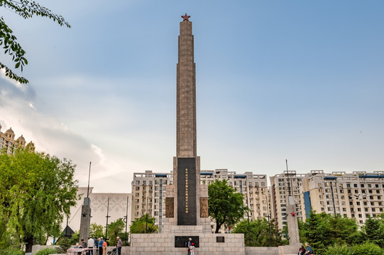 东北抗日烈士纪念塔