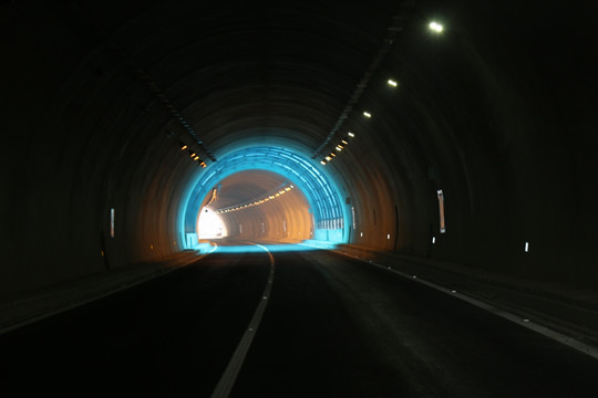 高速隧道