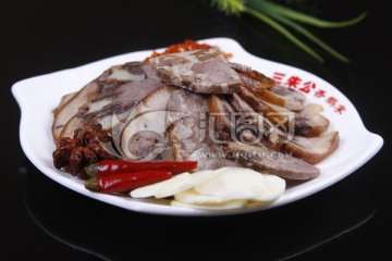 酱香猪脸