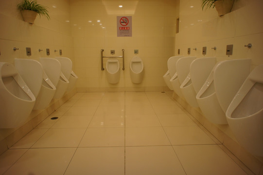 男士公共厕所
