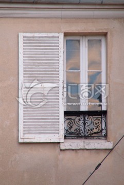 巴黎蒙玛特山民居玻璃窗素材