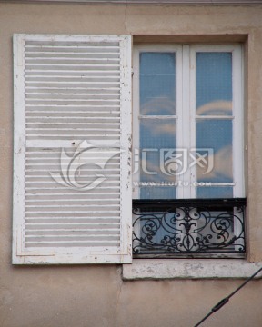 巴黎蒙玛特山民居玻璃窗素材