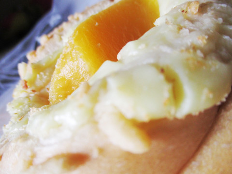奶酪黄桃烤面包 特写实拍