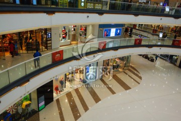购物中心大厅