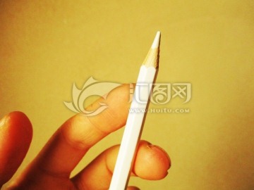 白色铅笔 手持白色彩铅