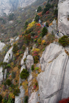 山岳风光险峻的黄山登山道