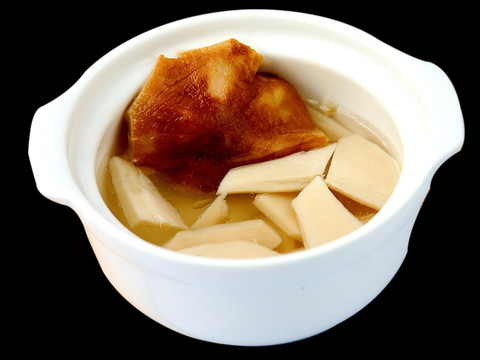 鲜鸡枞松茸汤
