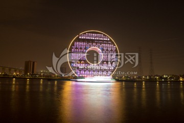 广州圆大厦夜景
