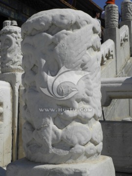 北京故宫太和殿栏柱雕凤纹饰