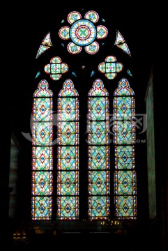 巴黎圣母院内景 彩绘玻璃装饰