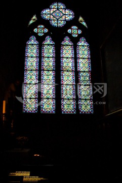巴黎圣母院内景 彩绘玻璃装饰