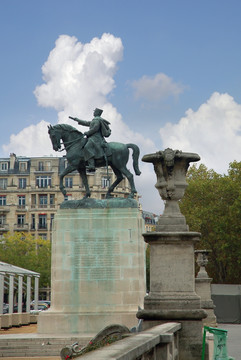 巴黎城市雕塑 骑马军人像