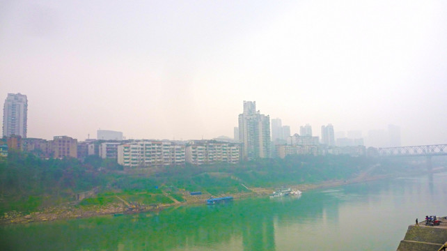 江面和街景
