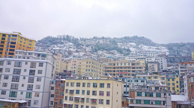 城市雪景