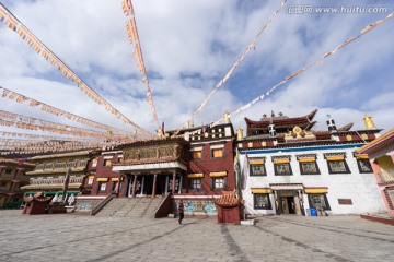 塔公寺外景 广场