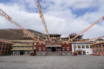 塔公寺外景 广场