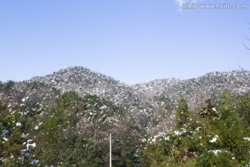 雪景 树枝 蓝天 小屋