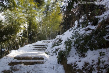 雪景风光 山里村庄 雪中小道