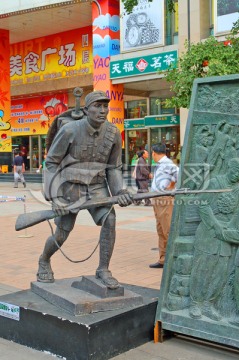 抗战题材雕塑 临摹川军将士塑像