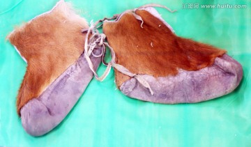 鄂伦春狍皮靴子