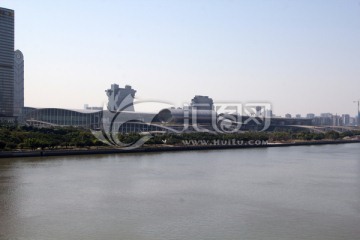 珠江沿岸风景琶洲国际会展中心