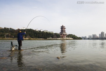 钓鱼的人