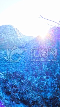 雪峰日光 山野雪景