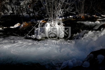 山溪 激流 冰凌 冰雪