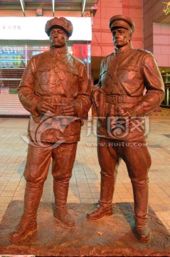 抗战题材雕塑抗日联军和苏联红军