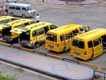 四川航空公司免费接送车队