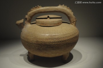 龙梁原始瓷壶