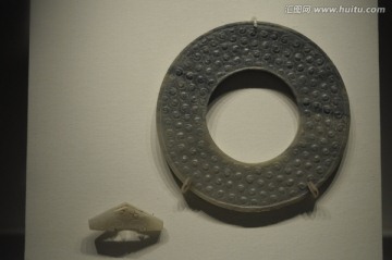 玉剑饰 玉璧