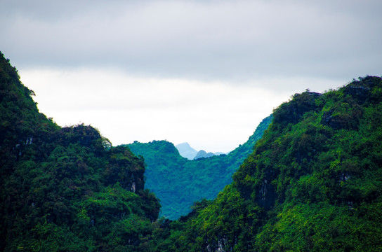 山峦重叠景观