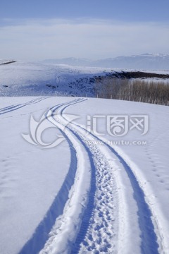 雪地越野