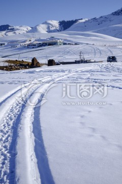 雪地越野