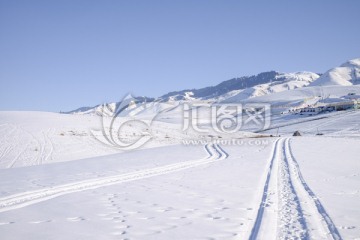 雪地越野