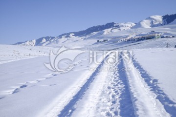 雪地越野